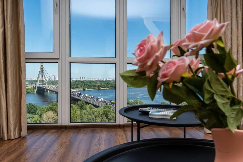 Apartments With Crazy Panoramic View Of The Dniepr Kyjev Exteriér fotografie