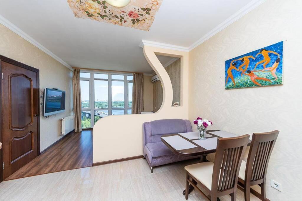 Apartments With Crazy Panoramic View Of The Dniepr Kyjev Exteriér fotografie